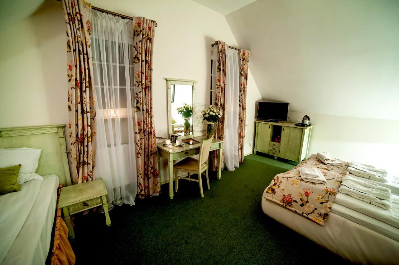 Osada Dankow Hotell Miłomłyn Exteriör bild